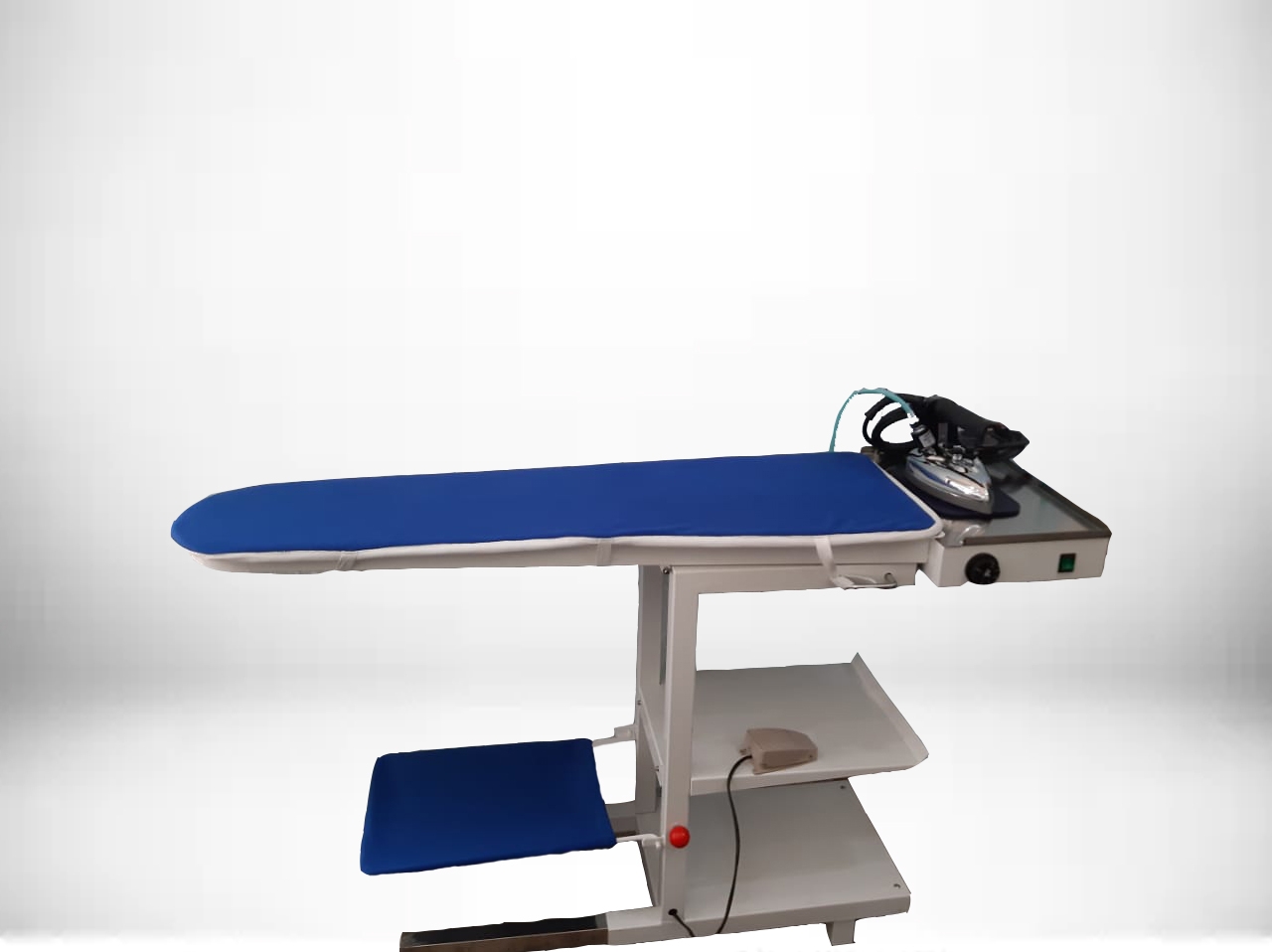 MESA INDUSTRIAL DE PLANCHADO CON ASPIRACIÓN Y CALEFACCIÓN SILVERSTAR SIT-250 KOREA